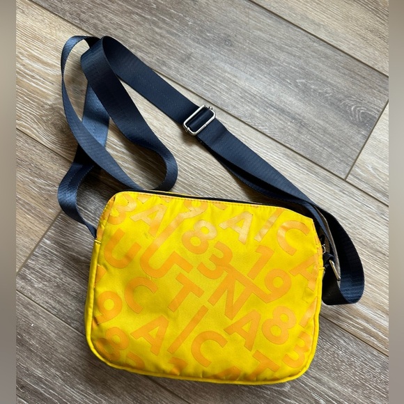 🛍️ NAUTICA Cross body bag 6” 1/2 H X 8” 1/2 W adjust strap - Picture 2 of 11